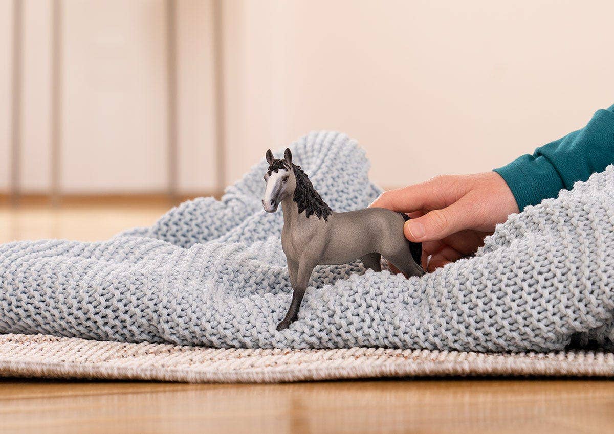 Cheval De Selle Francais Mare Horse Toy Figurine