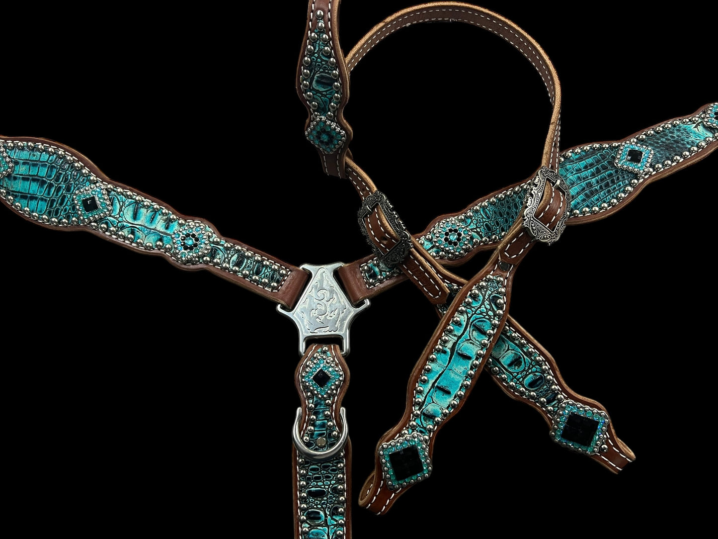 Sea turquoise gator on medium leather