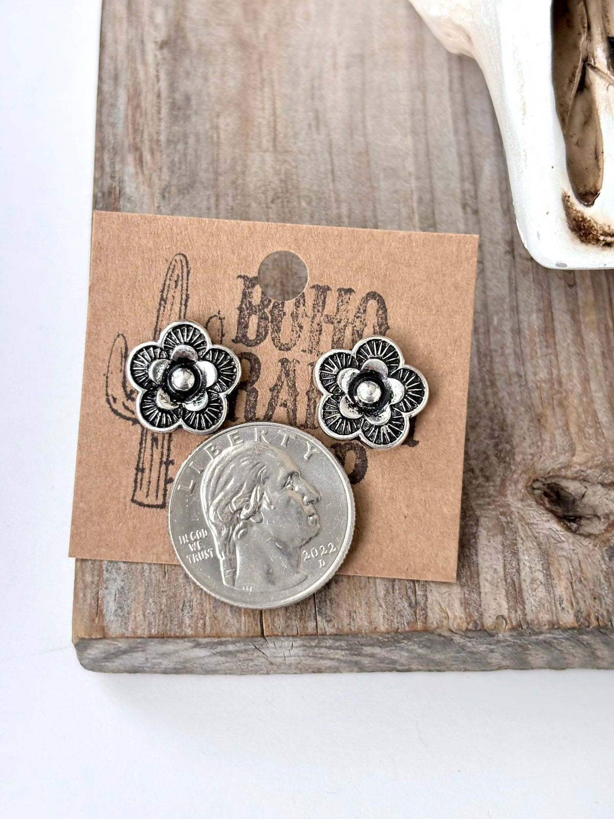 Western Style Flower Stud Earrings: Silver