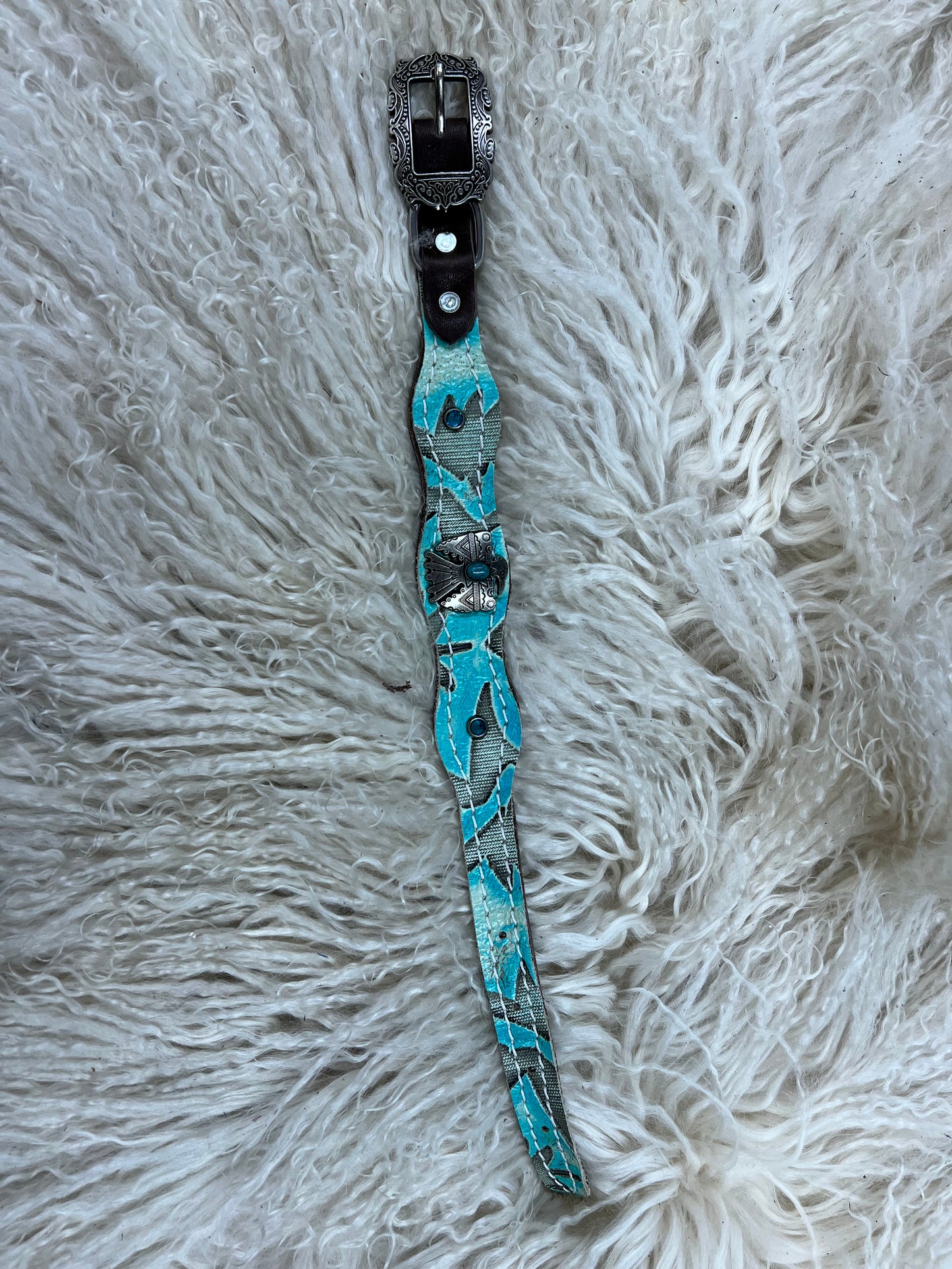 Turquoise aztec on medium  leather