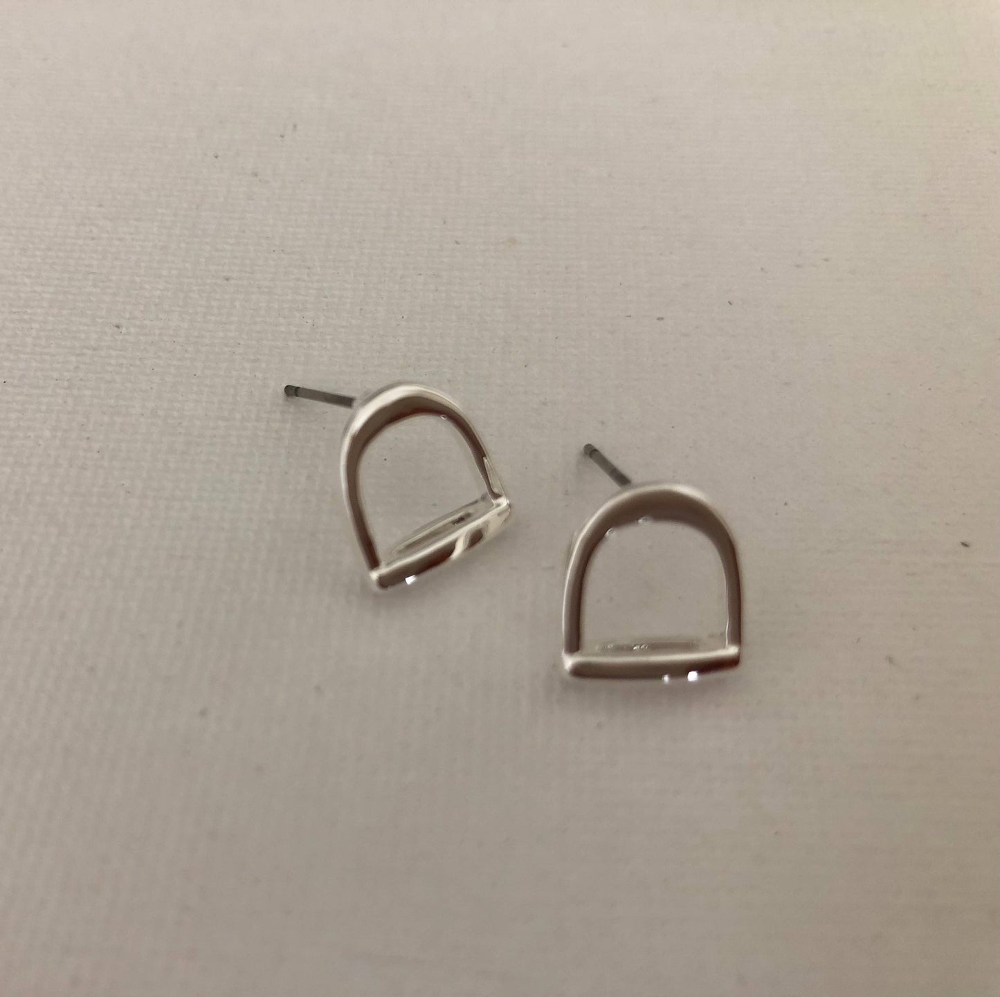 English Saddle Stirrup Earrings/POST